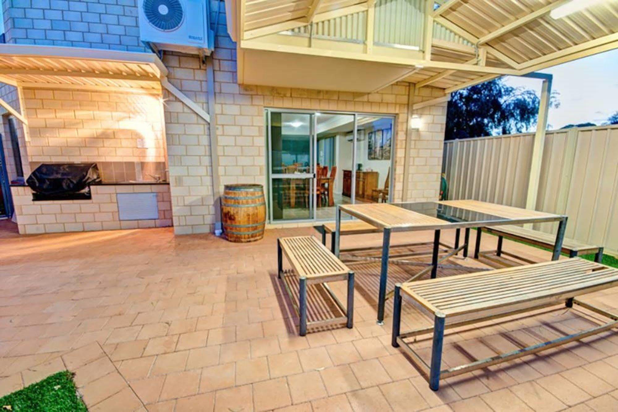 Serenity On The Terrace Mandurah Exterior photo