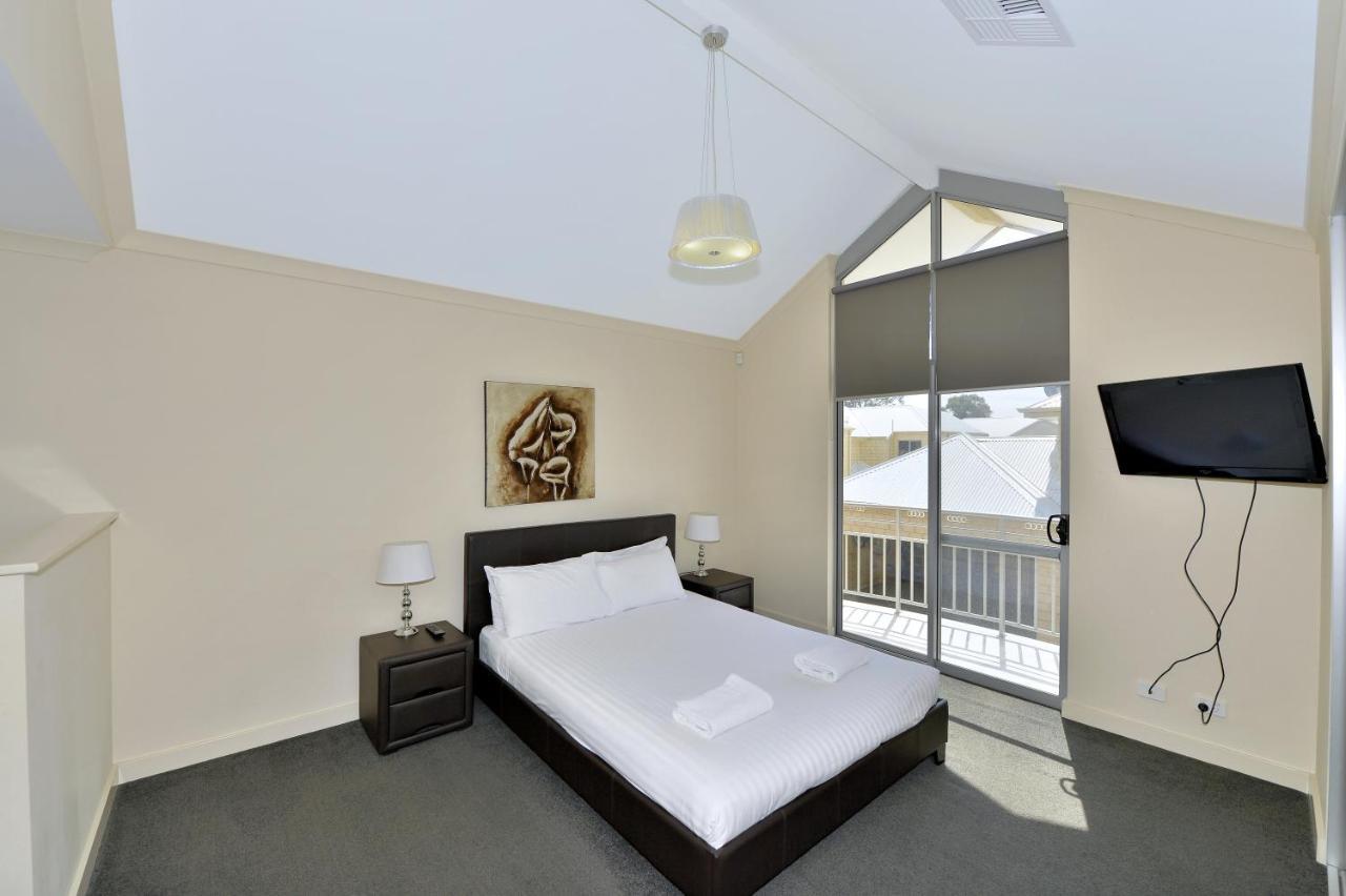 Serenity On The Terrace Mandurah Exterior photo